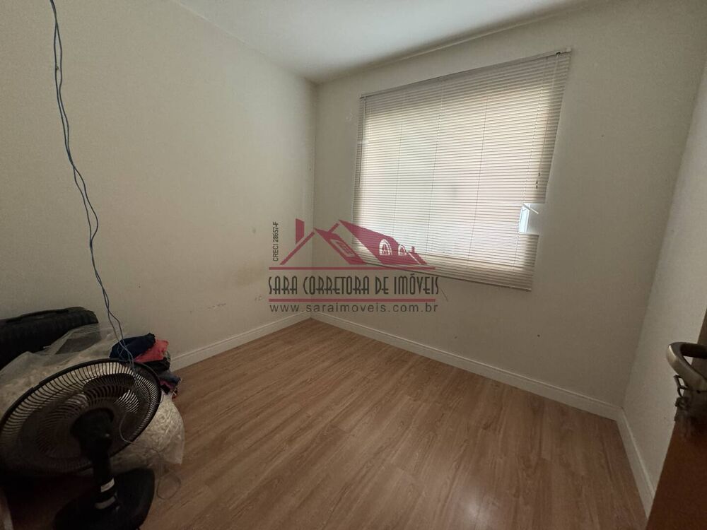 Casa à venda com 2 quartos, 140m² - Foto 4