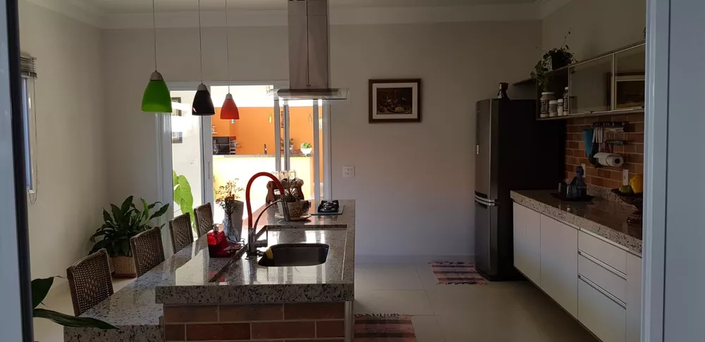 Casa, 2 quartos, 180 m² - Foto 1