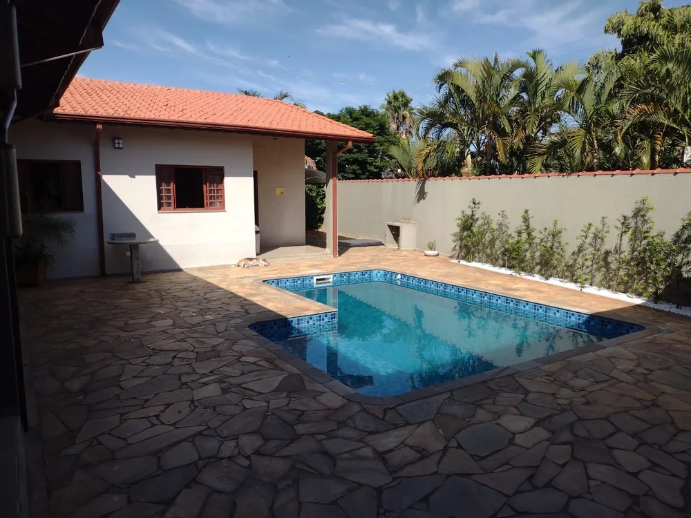 Casa, 3 quartos, 220 m² - Foto 1
