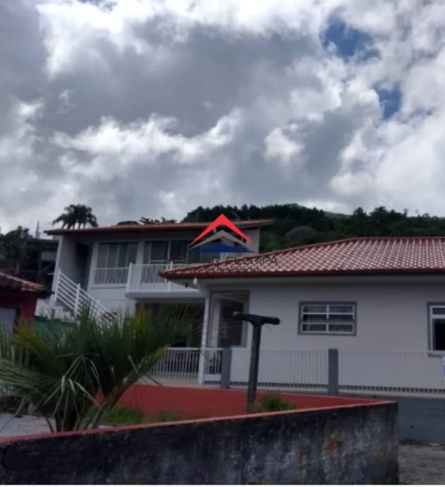 Casa, 3 quartos, 179 m² - Foto 1