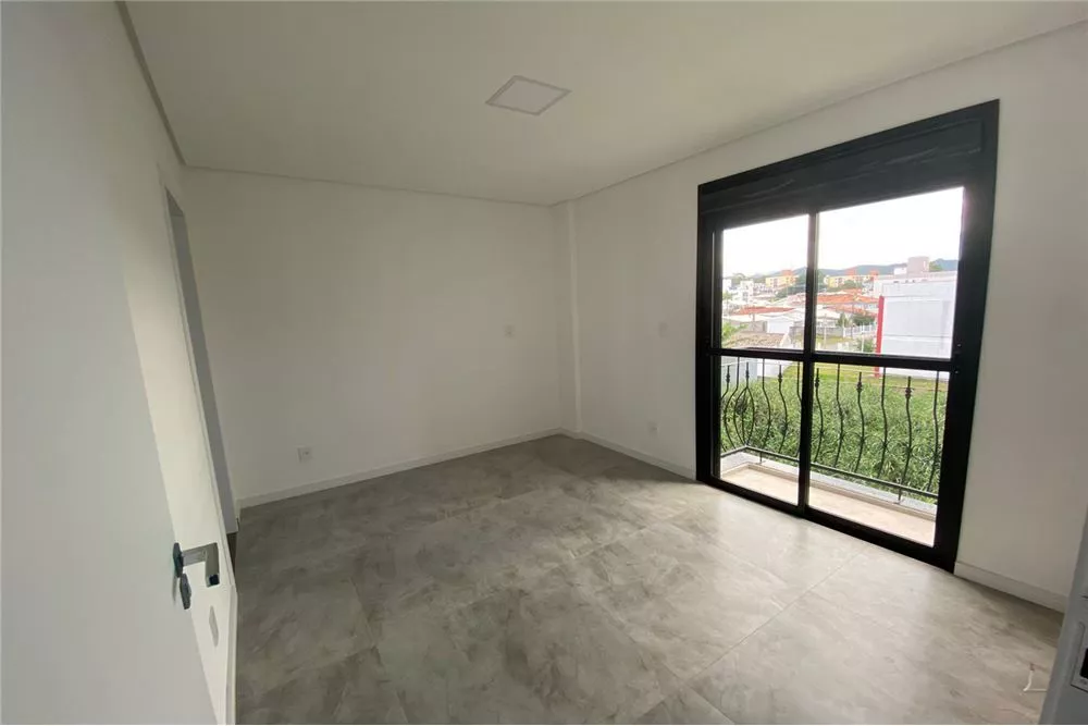 Apartamento à venda com 2 quartos, 61m² - Foto 4