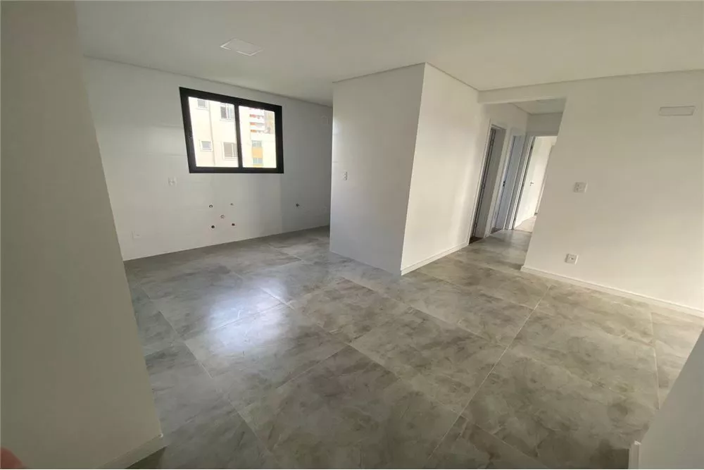 Apartamento à venda com 2 quartos, 61m² - Foto 3