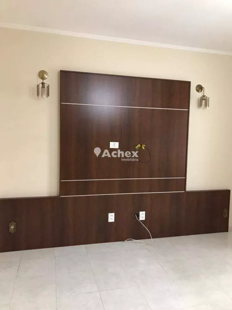 Casa à venda com 3 quartos, 200m² - Foto 2