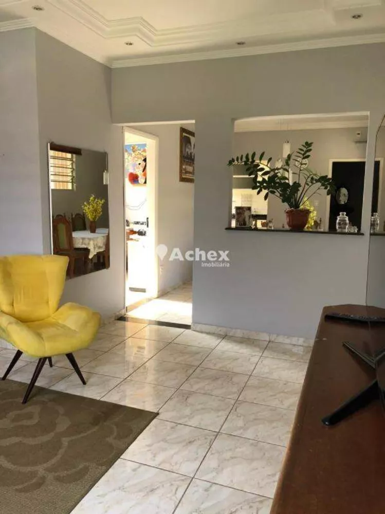 Casa à venda com 2 quartos, 134m² - Foto 4