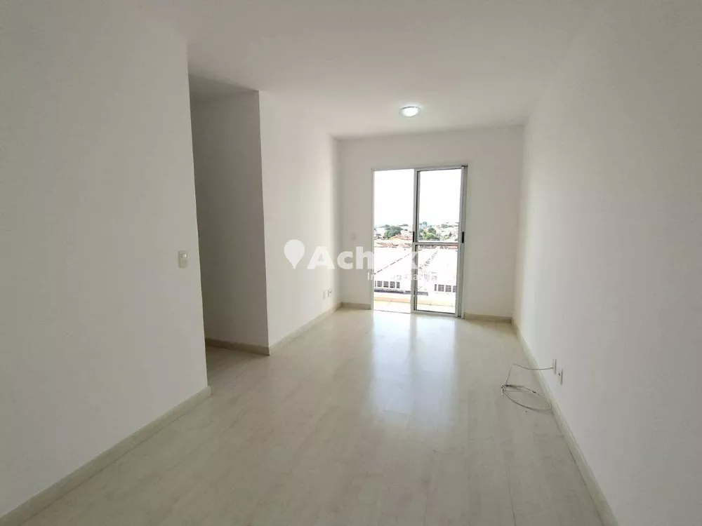 Apartamento à venda com 3 quartos, 75m² - Foto 2