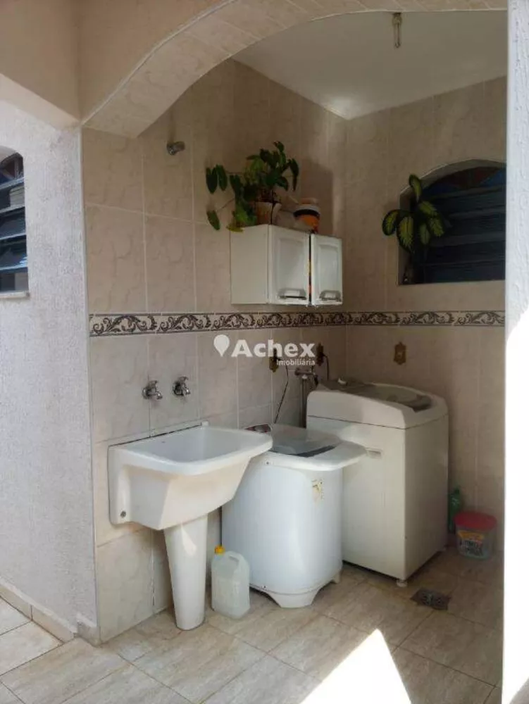 Casa à venda com 3 quartos, 217m² - Foto 5