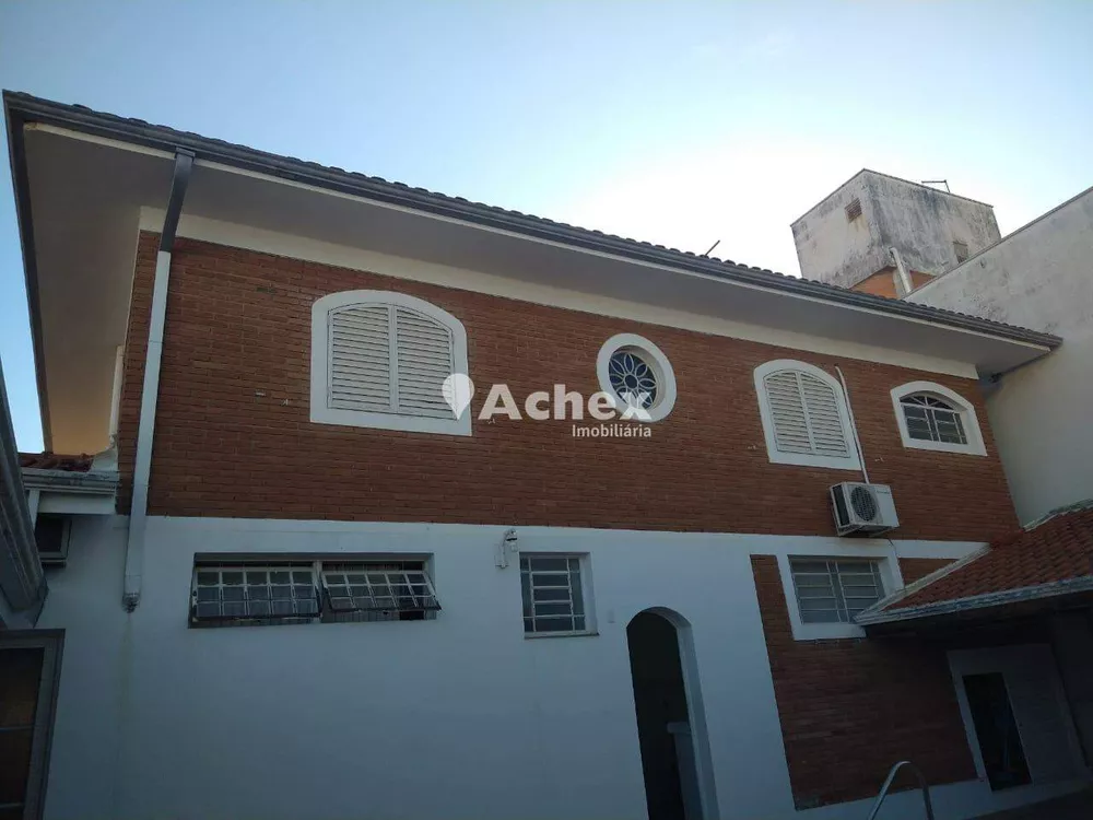 Casa à venda com 4 quartos, 233m² - Foto 2