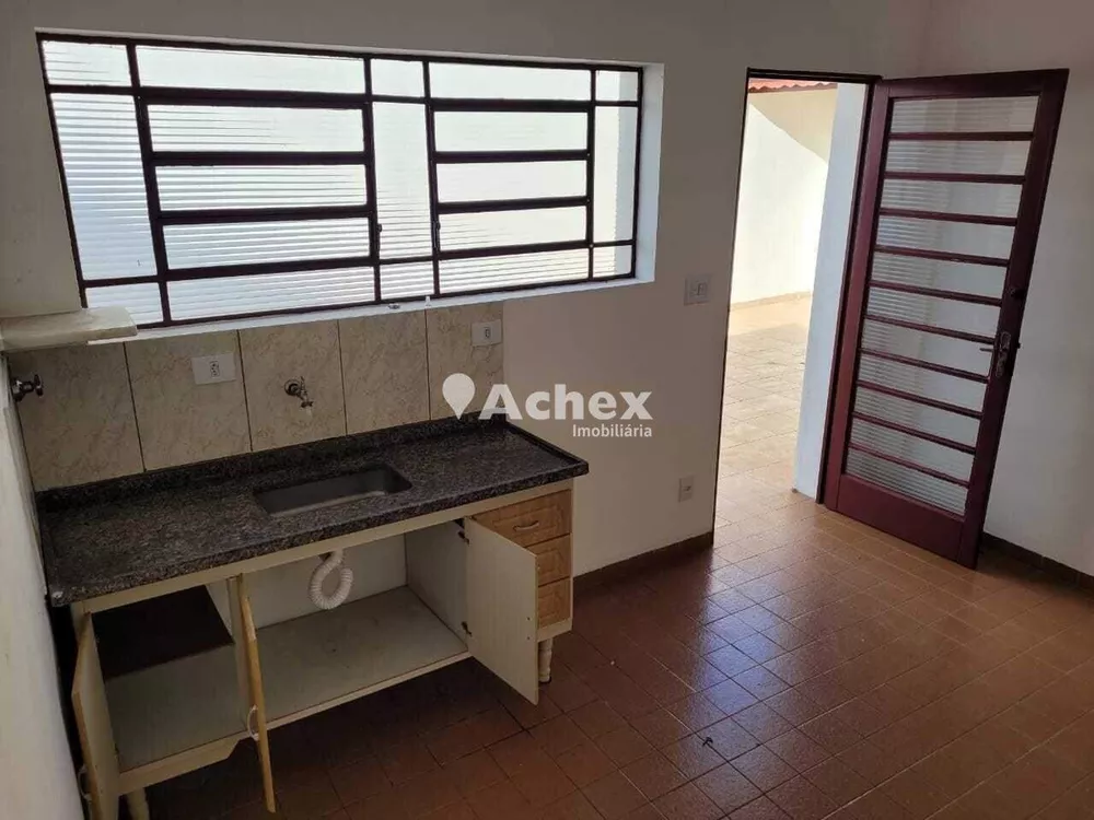 Casa à venda com 4 quartos, 230m² - Foto 2