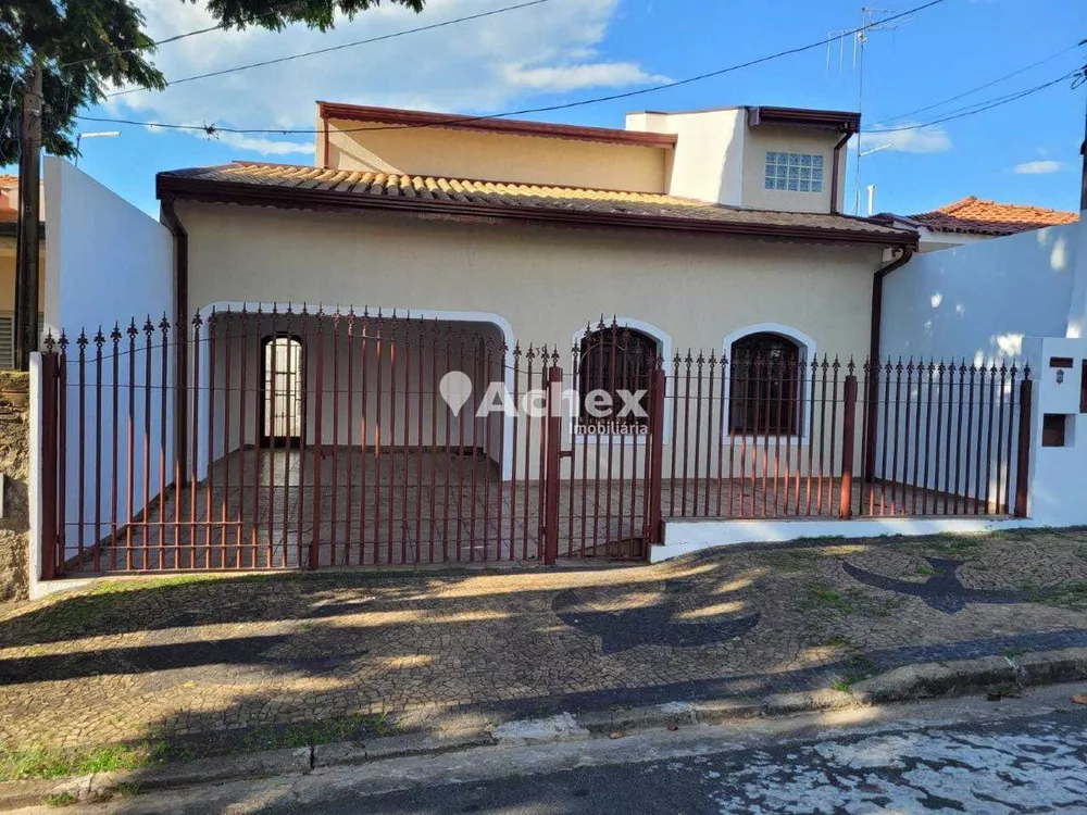 Casa à venda com 4 quartos, 230m² - Foto 1