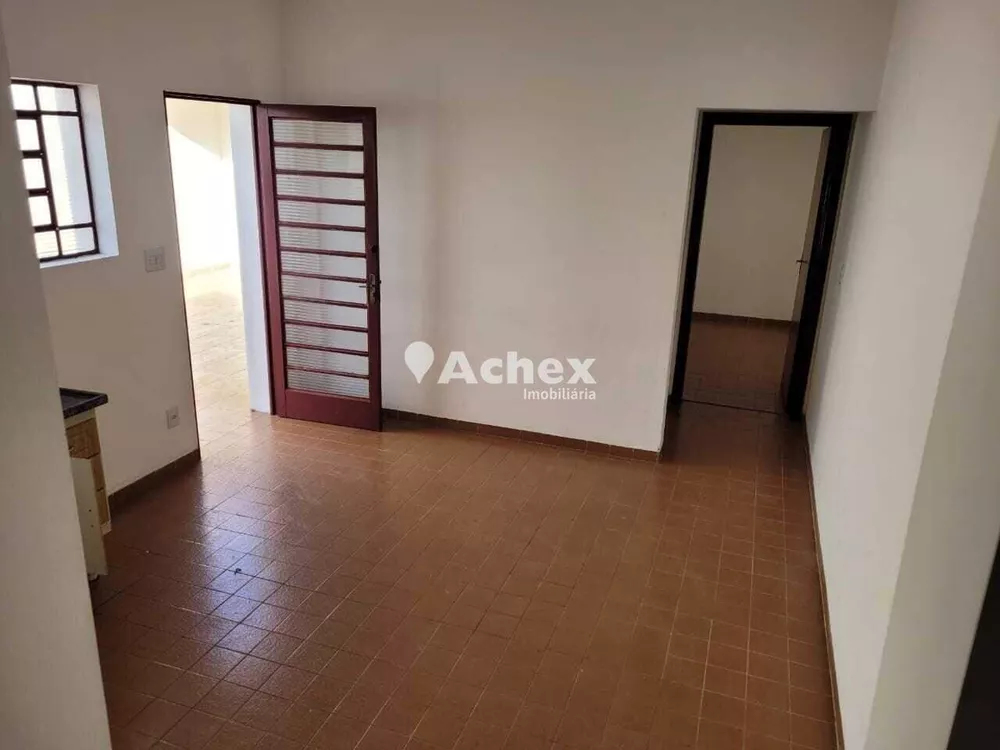 Casa à venda com 4 quartos, 230m² - Foto 3