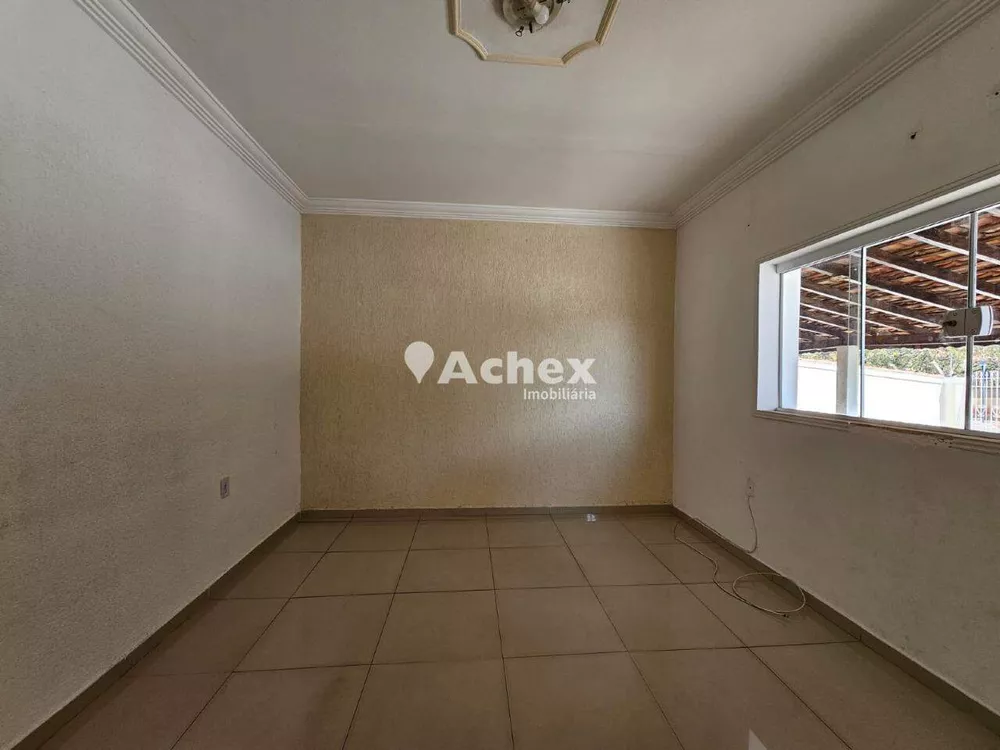 Casa para alugar com 4 quartos, 250m² - Foto 2