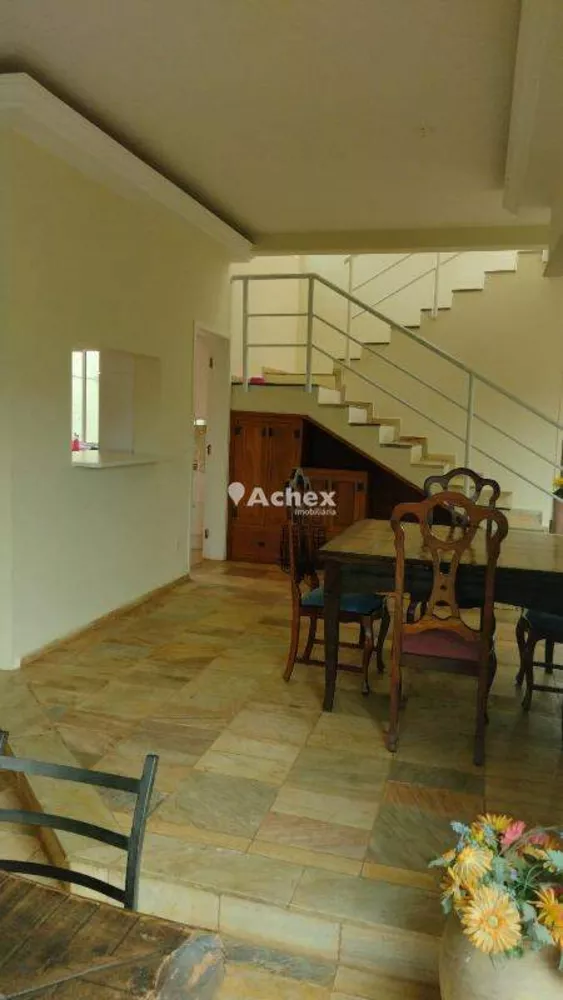 Casa à venda com 4 quartos, 368m² - Foto 1