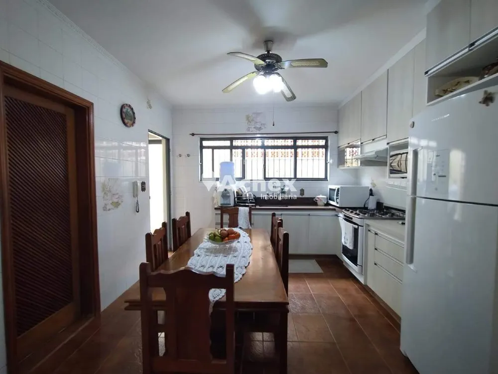 Casa, 3 quartos, 222 m² - Foto 6