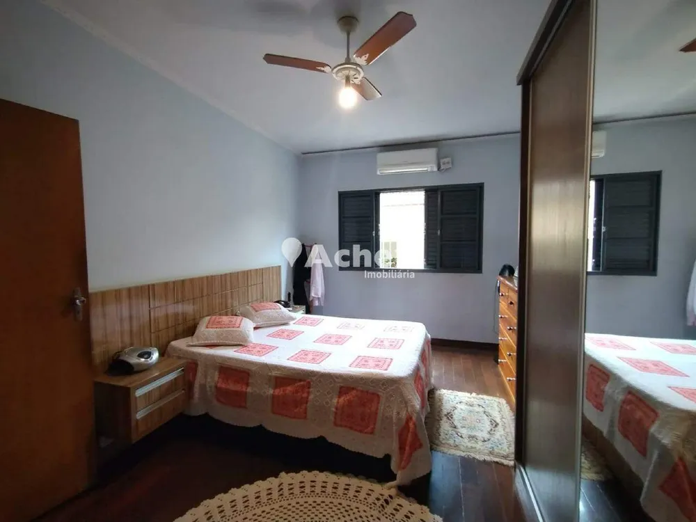 Casa, 3 quartos, 222 m² - Foto 19