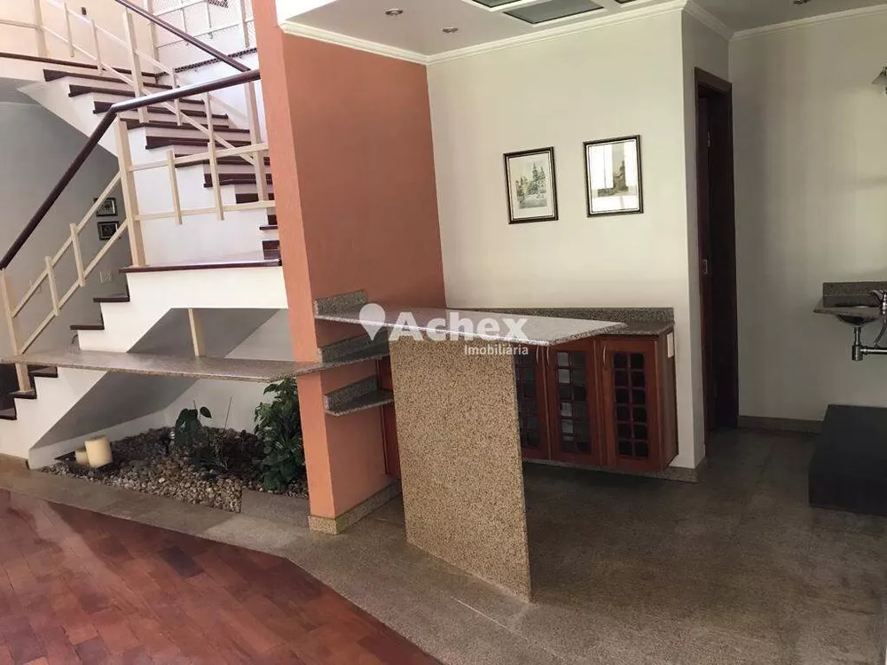 Casa à venda com 5 quartos, 450m² - Foto 2