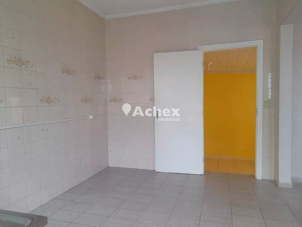 Casa à venda com 1 quarto, 250m² - Foto 4