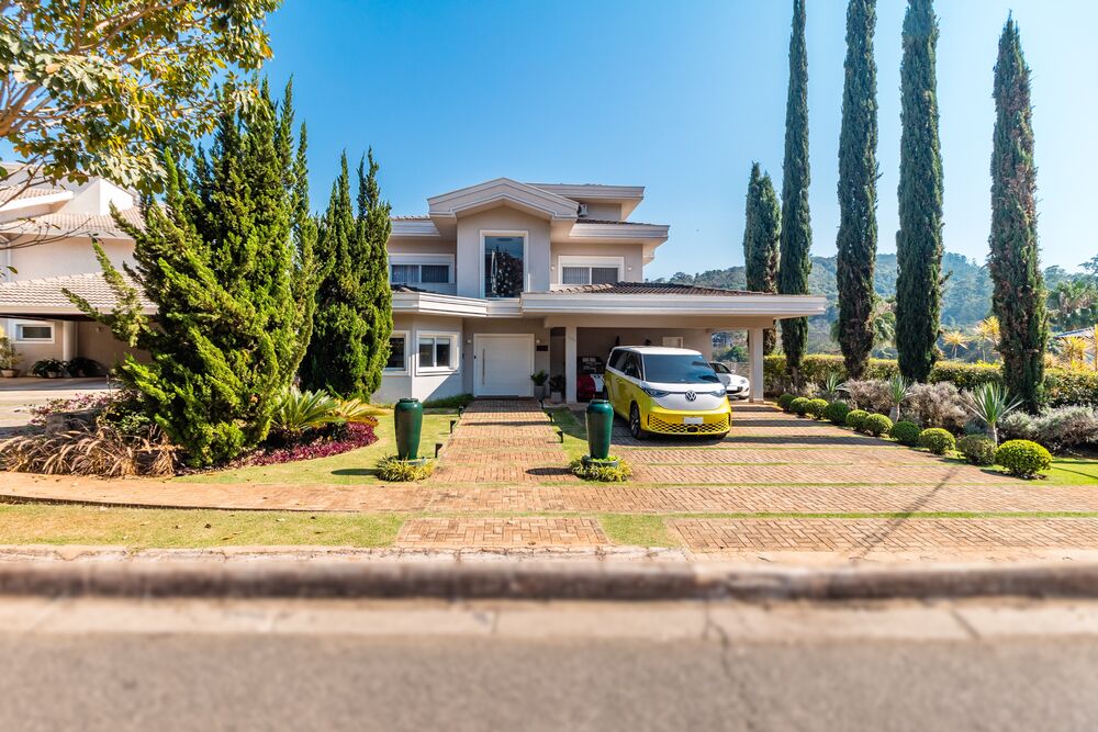 Casa de Condomínio à venda com 4 quartos, 579m² - Foto 1