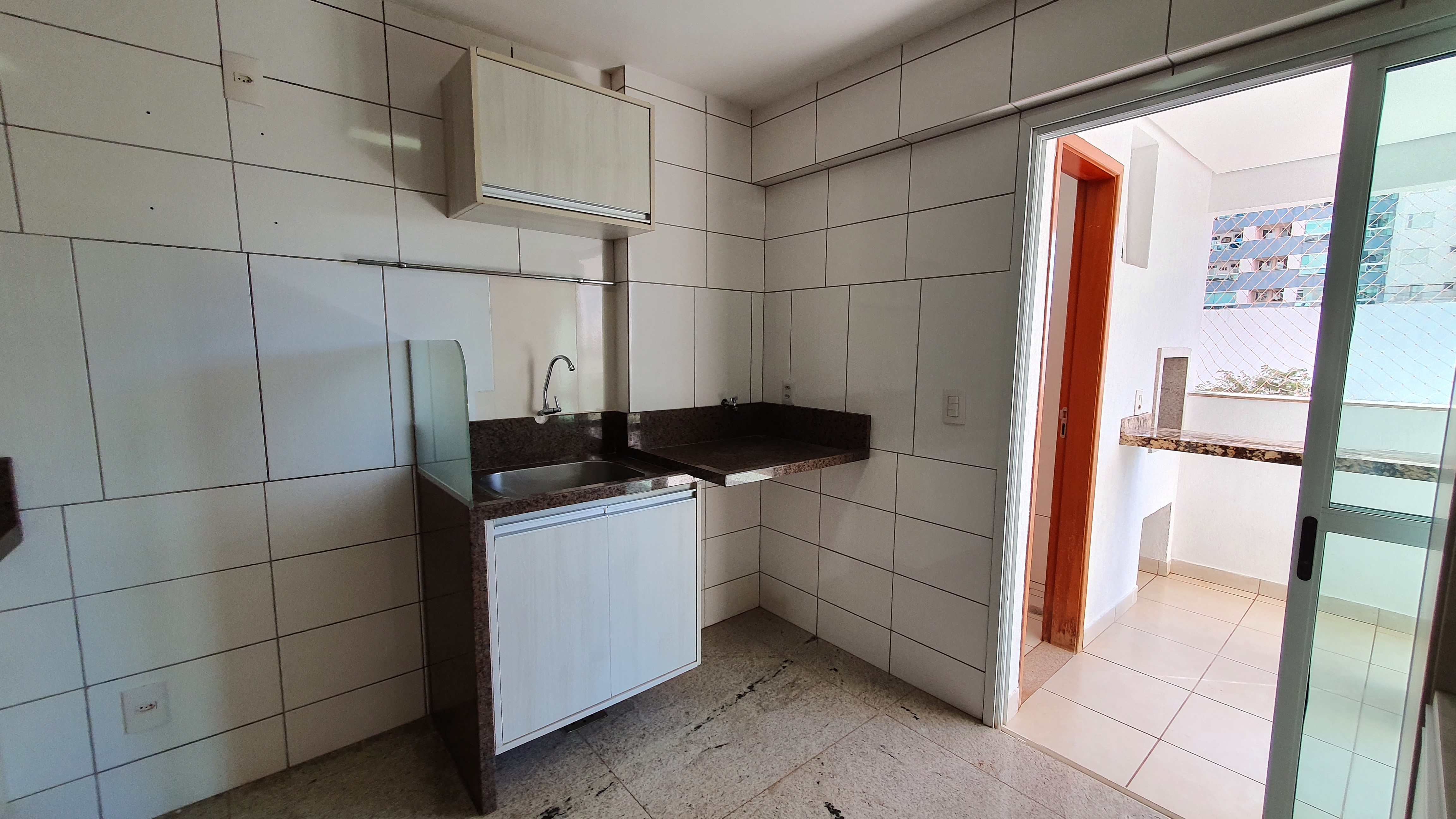 Apartamento à venda com 3 quartos, 103m² - Foto 2