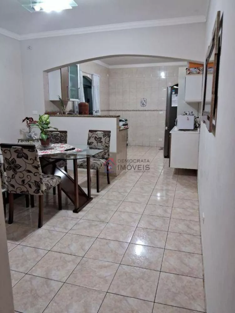 Sobrado à venda com 3 quartos, 193m² - Foto 3