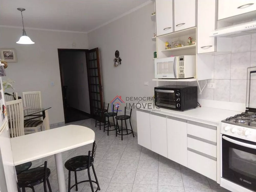 Sobrado à venda com 3 quartos, 199m² - Foto 1