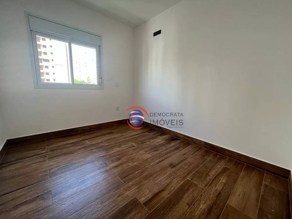 Apartamento à venda com 2 quartos, 78m² - Foto 3