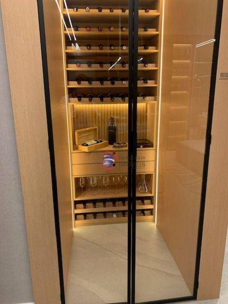 Cobertura à venda com 3 quartos, 226m² - Foto 4