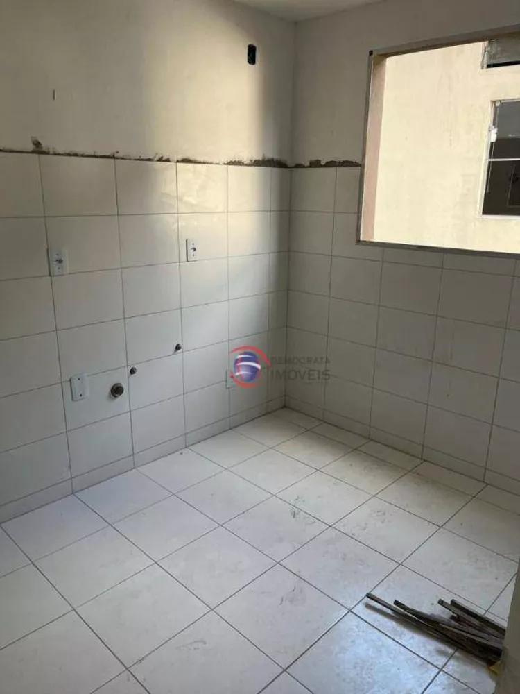 Apartamento à venda com 2 quartos, 51m² - Foto 4