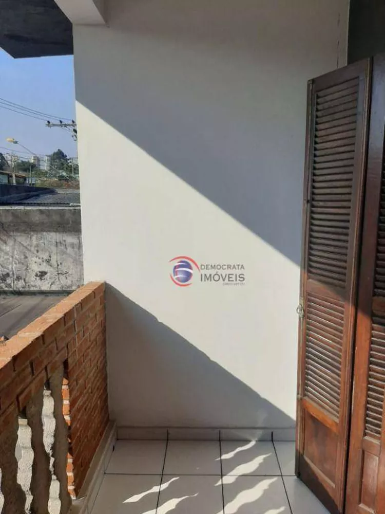 Sobrado à venda com 3 quartos, 220m² - Foto 4