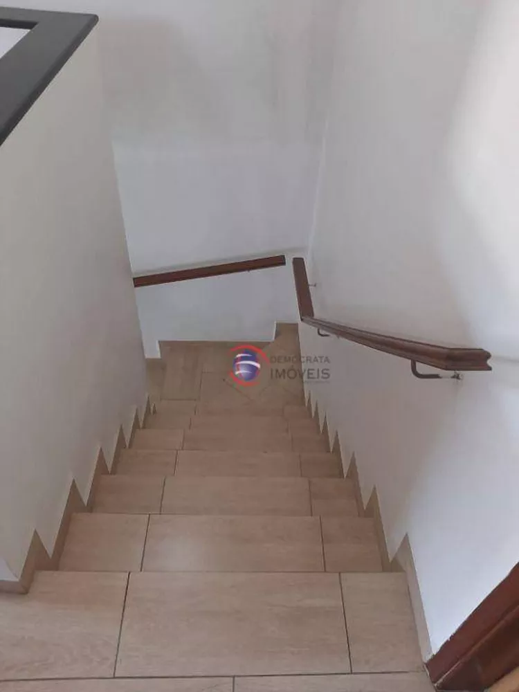 Sobrado à venda com 3 quartos, 220m² - Foto 11