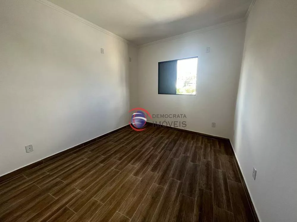 Sobrado à venda com 2 quartos, 80m² - Foto 4