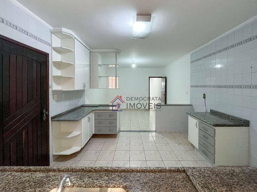 Sobrado, 3 quartos, 193 m² - Foto 1