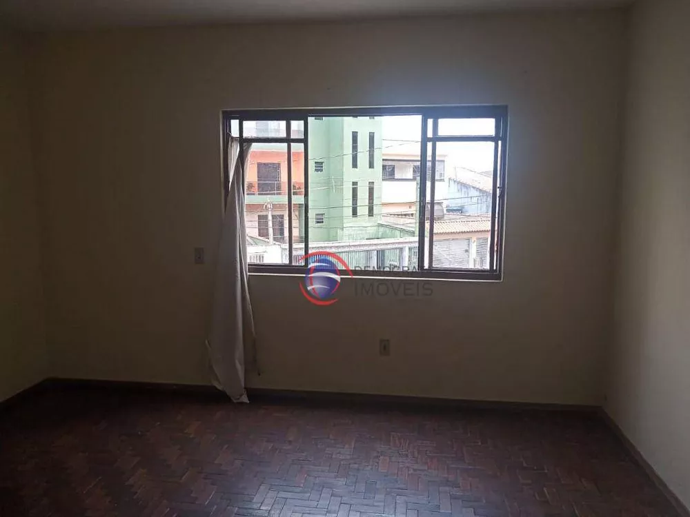 Sobrado à venda com 3 quartos, 208m² - Foto 2