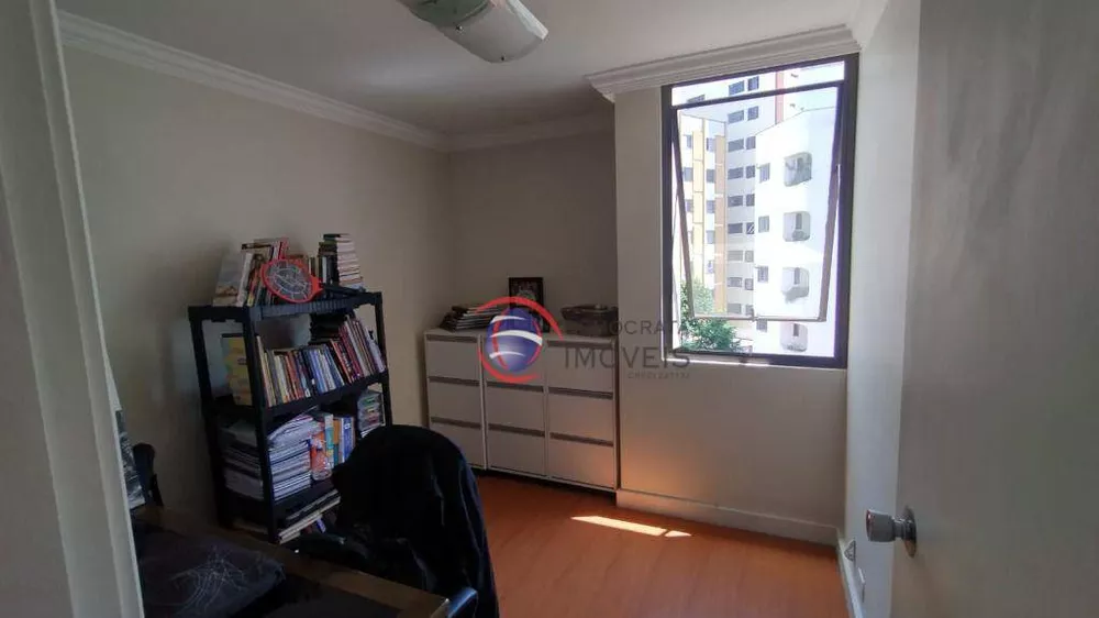 Apartamento à venda com 3 quartos, 130m² - Foto 5