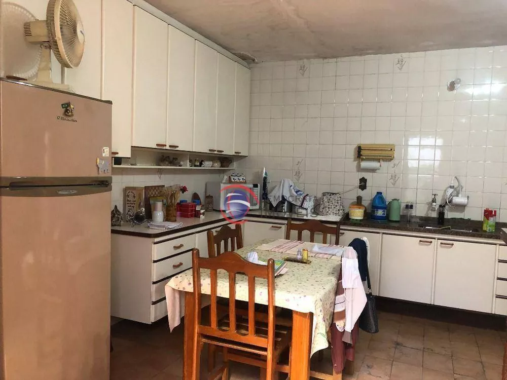 Casa à venda com 3 quartos, 220m² - Foto 12