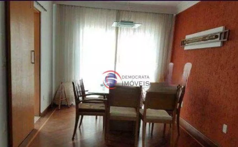 Sobrado, 3 quartos, 297 m² - Foto 1