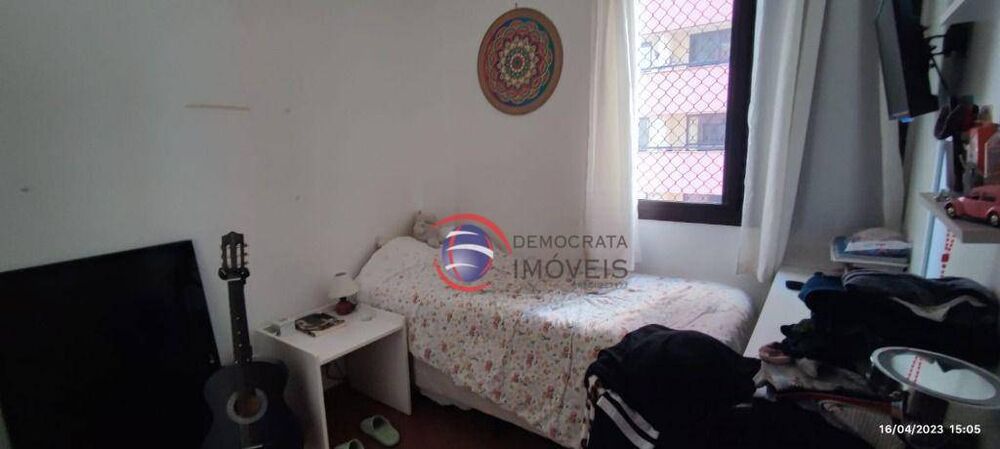 Apartamento à venda com 3 quartos, 75m² - Foto 4