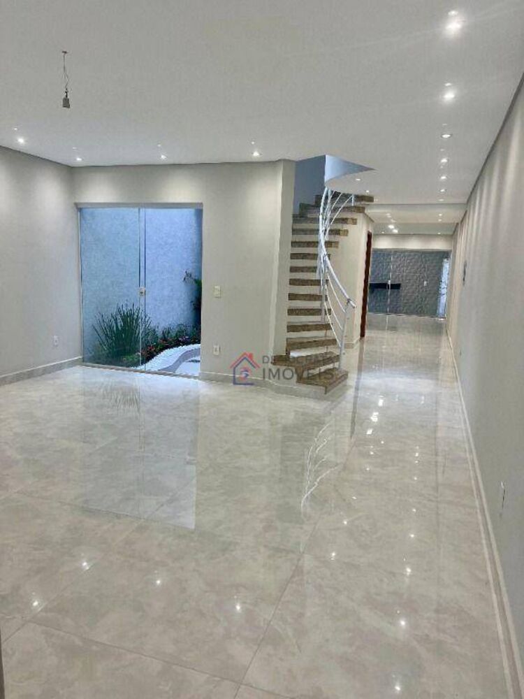 Sobrado, 3 quartos, 210 m² - Foto 1