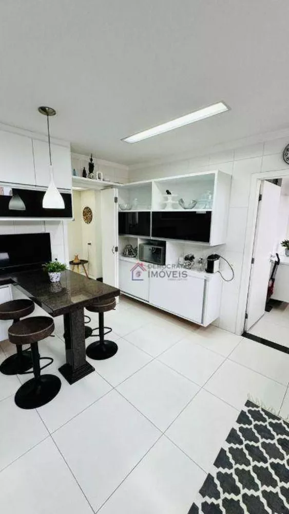 Apartamento à venda com 3 quartos, 158m² - Foto 7