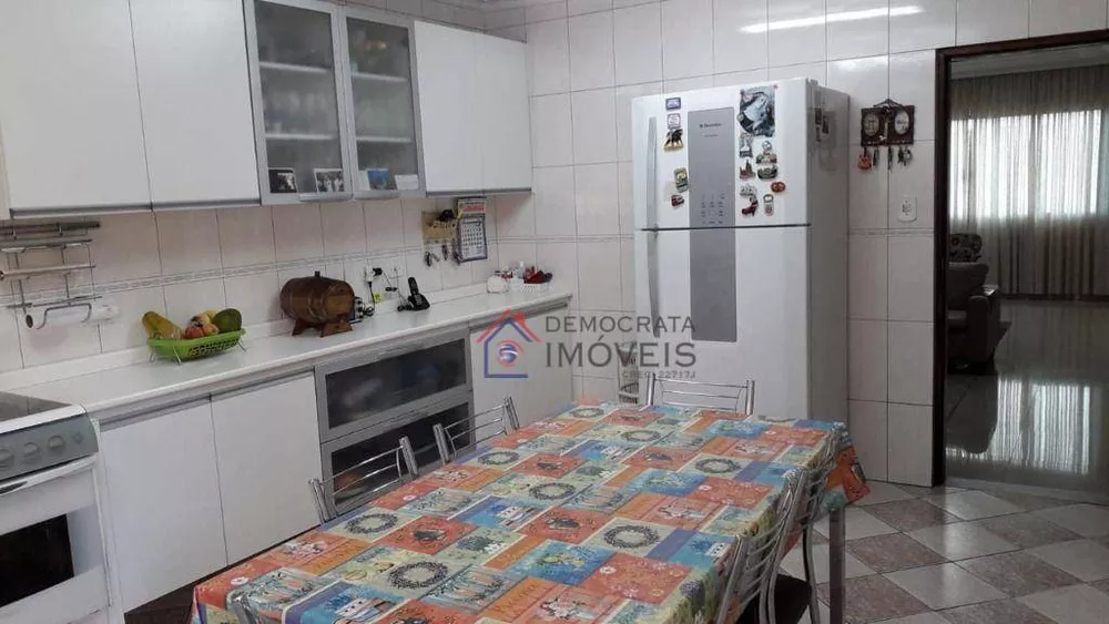 Casa à venda com 3 quartos, 198m² - Foto 5