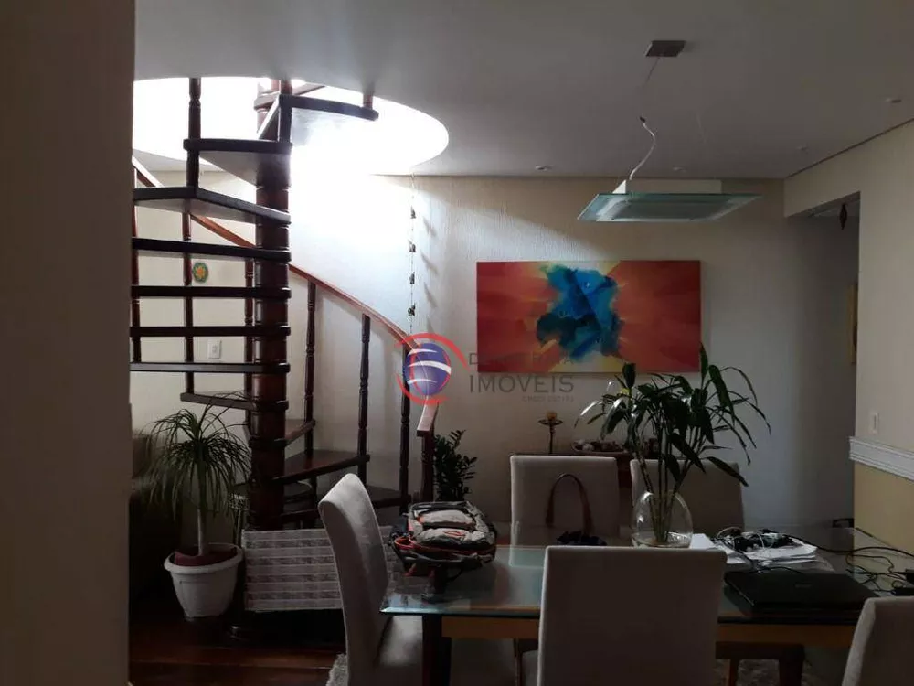 Apartamento à venda com 3 quartos, 200m² - Foto 12