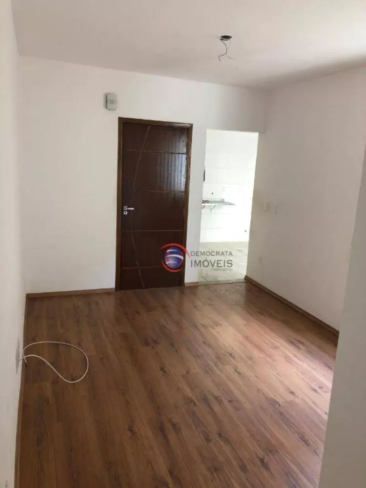 Apartamento para alugar com 2 quartos, 60m² - Foto 2