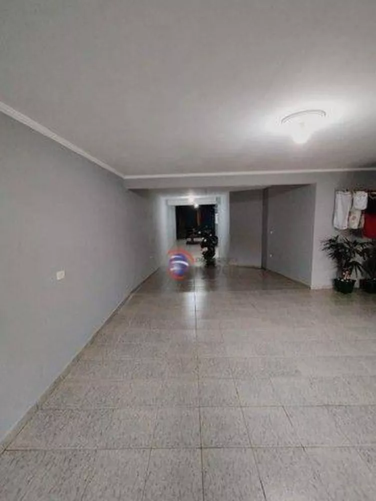 Casa à venda com 3 quartos, 210m² - Foto 15