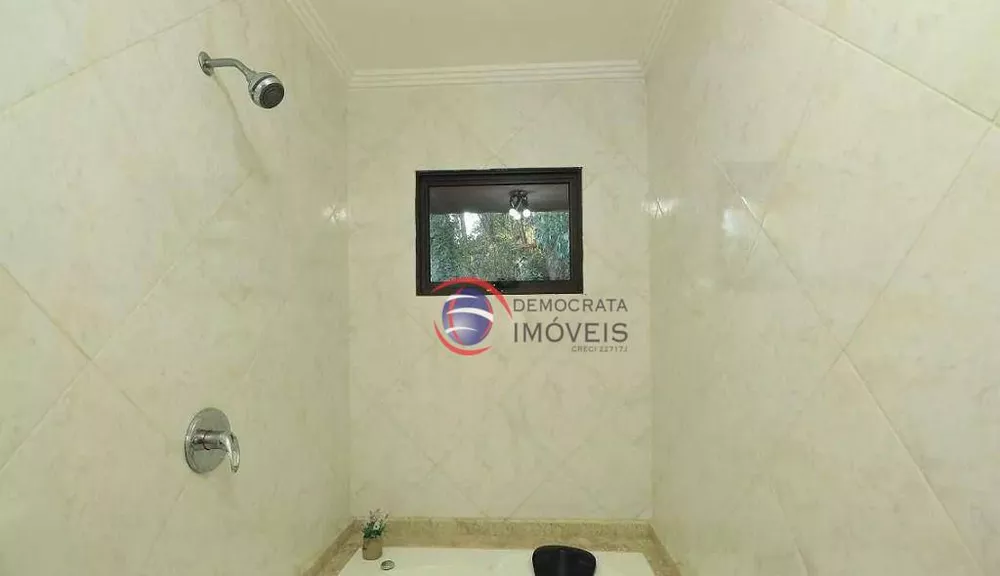 Casa de Condomínio à venda com 3 quartos, 250m² - Foto 13