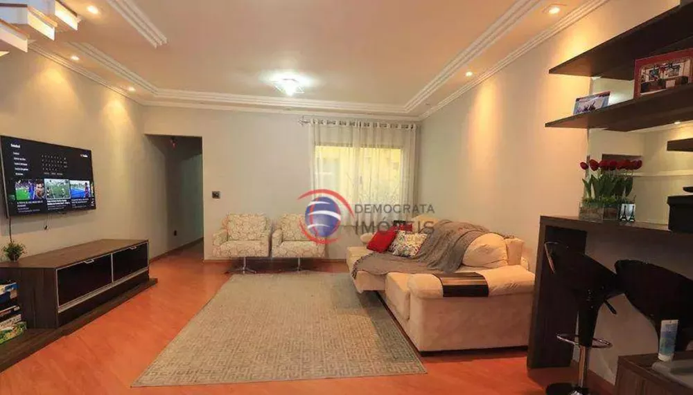 Casa de Condomínio à venda com 3 quartos, 250m² - Foto 2