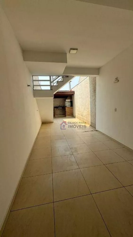 Sobrado, 3 quartos, 181 m² - Foto 1