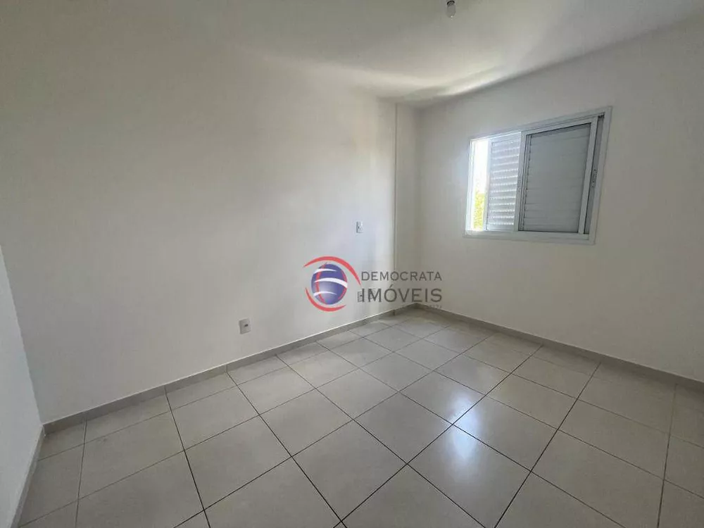 Apartamento à venda com 3 quartos, 85m² - Foto 2