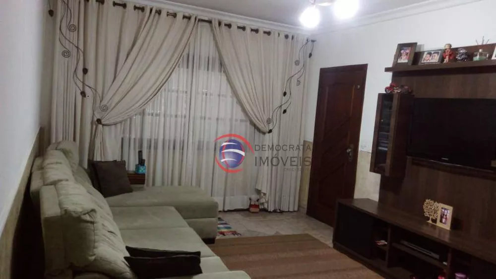 Sobrado à venda com 3 quartos, 204m² - Foto 2