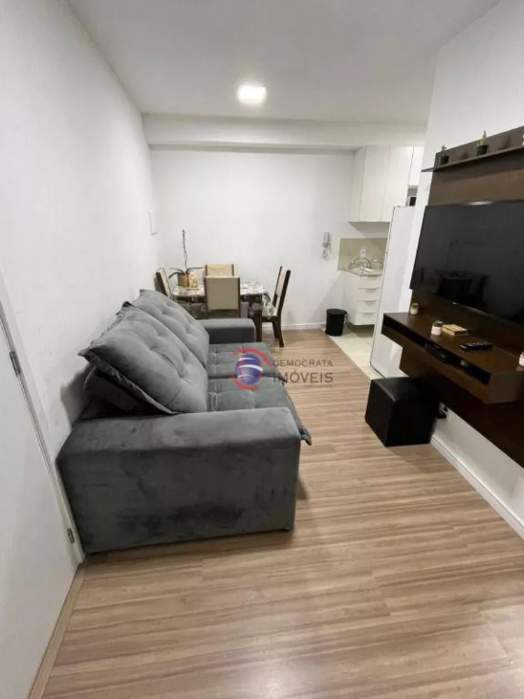 Apartamento à venda com 2 quartos, 39m² - Foto 11