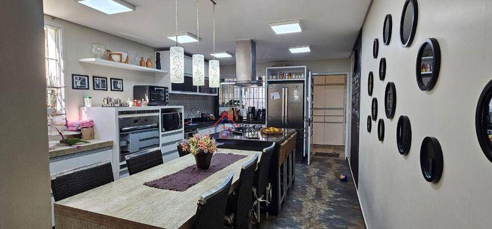 Sobrado, 3 quartos, 310 m² - Foto 4