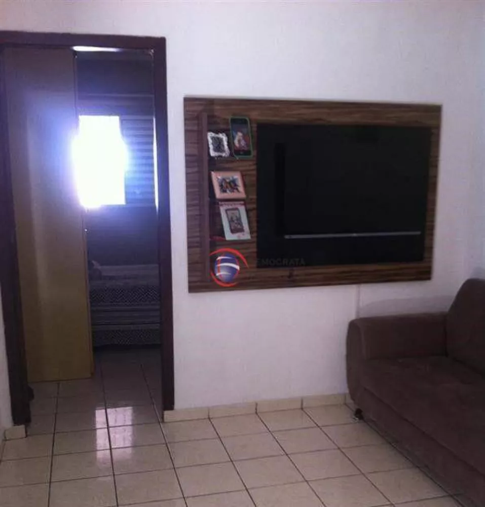 Sobrado à venda com 3 quartos, 222m² - Foto 2